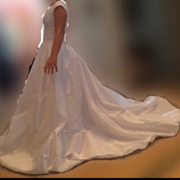 Wedding Dress - Princess, White, Taffeta, Size 6 - Picture 1 of 8